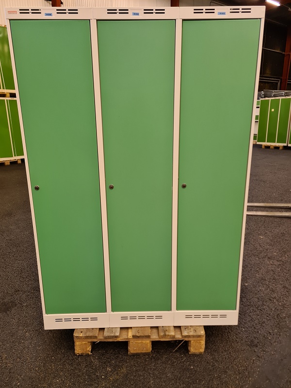 Klädskåp grönt