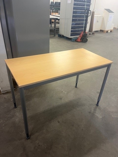 Packbord i björkfanér.